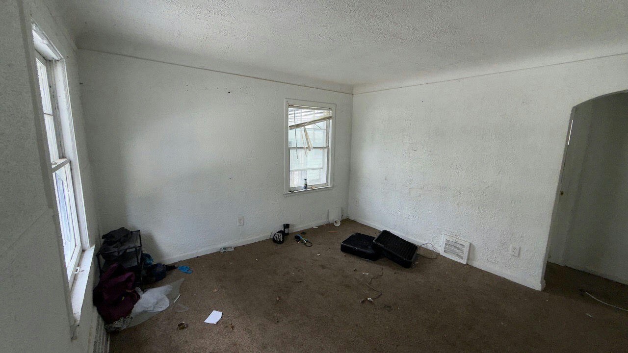 12140 Wayburn Street Property Photo 5