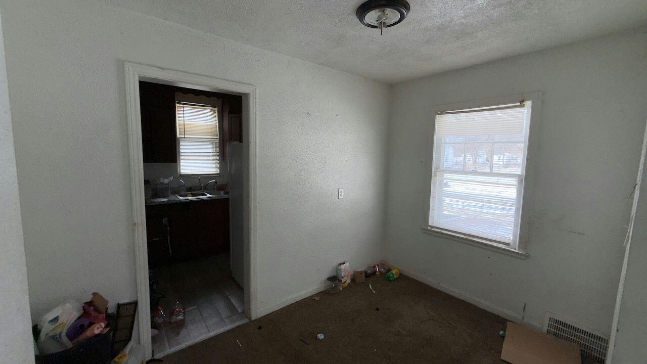 12140 Wayburn Street Property Photo 9