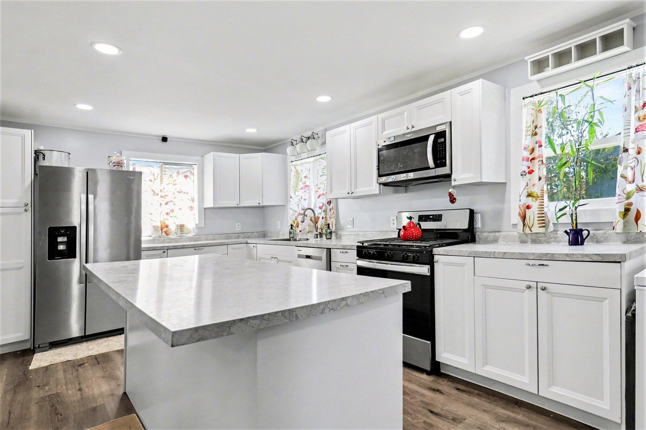 136 S Hemlock Street Property Photo 1