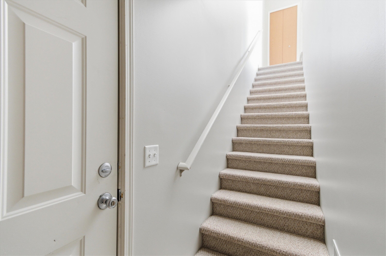 1304 Riversedge Drive Property Photo 3