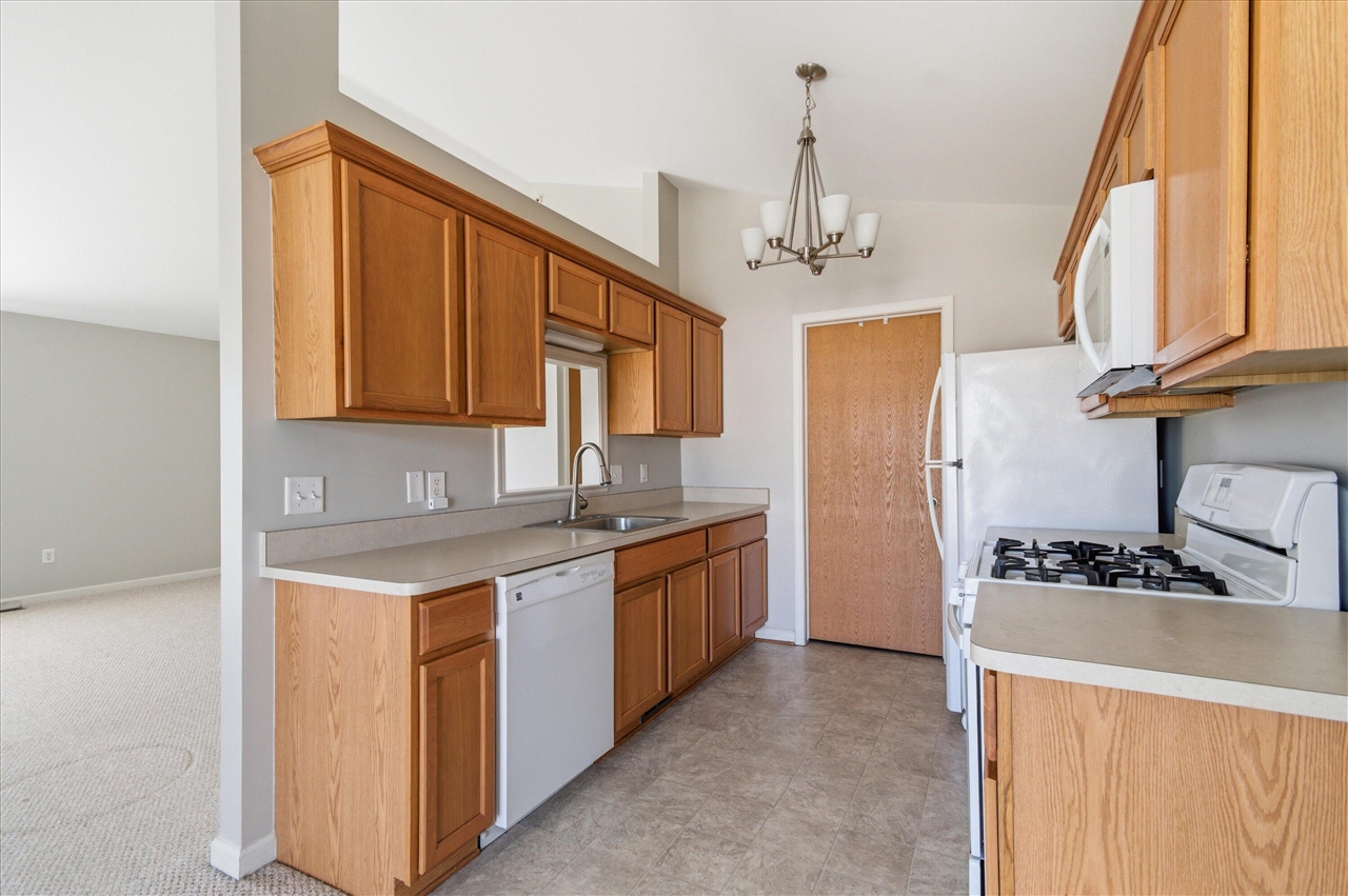 1304 Riversedge Drive Property Photo 11