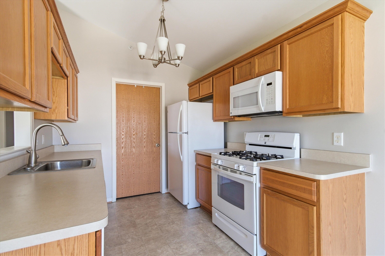 1304 Riversedge Drive Property Photo 13