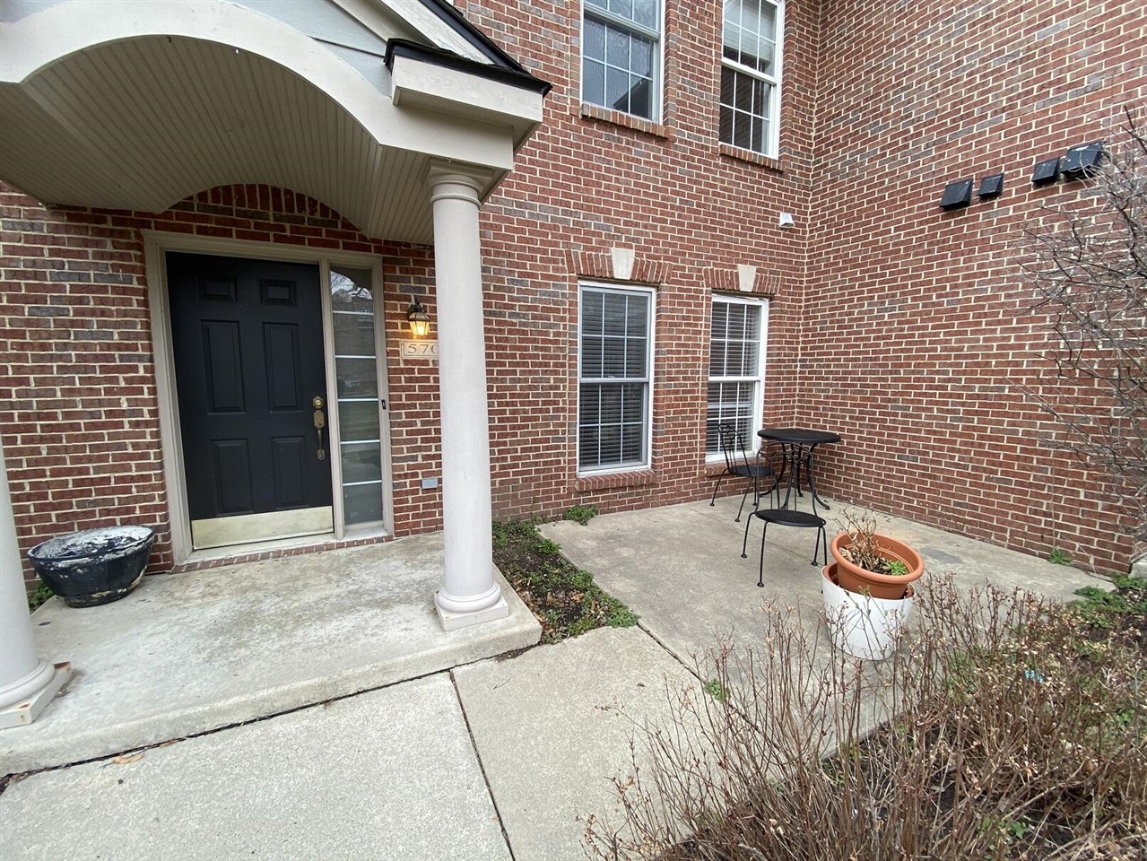 5707 Hampshire Lane Property Photo 3