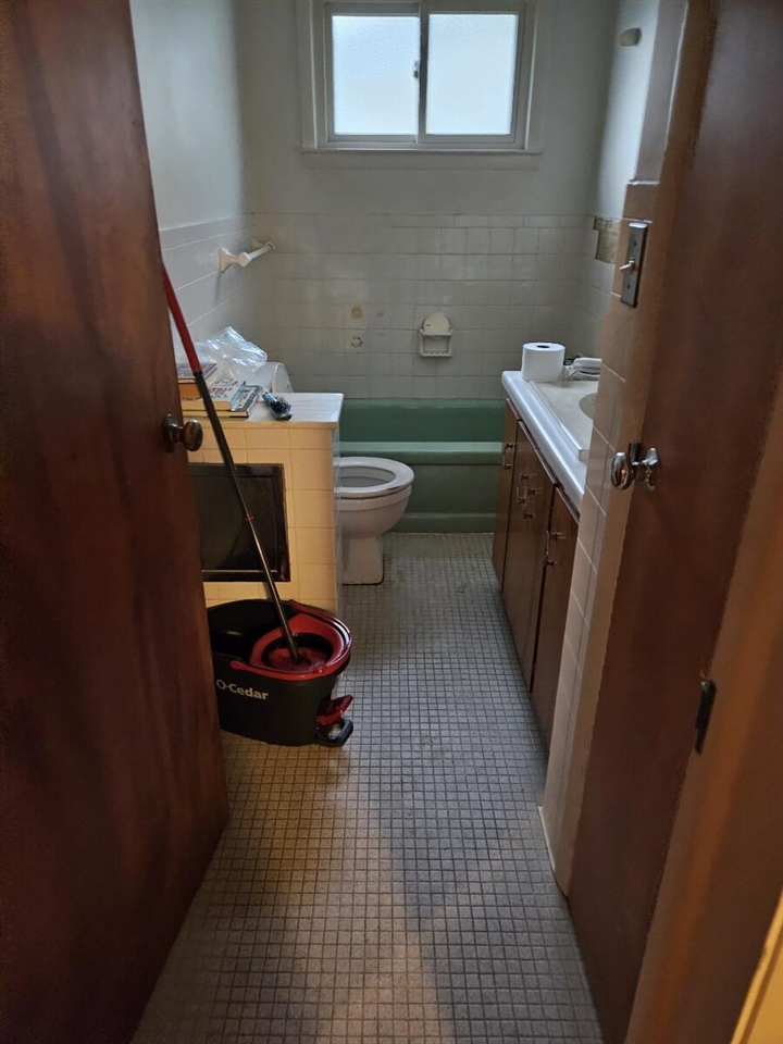 1614 Knapp Avenue Property Photo 7