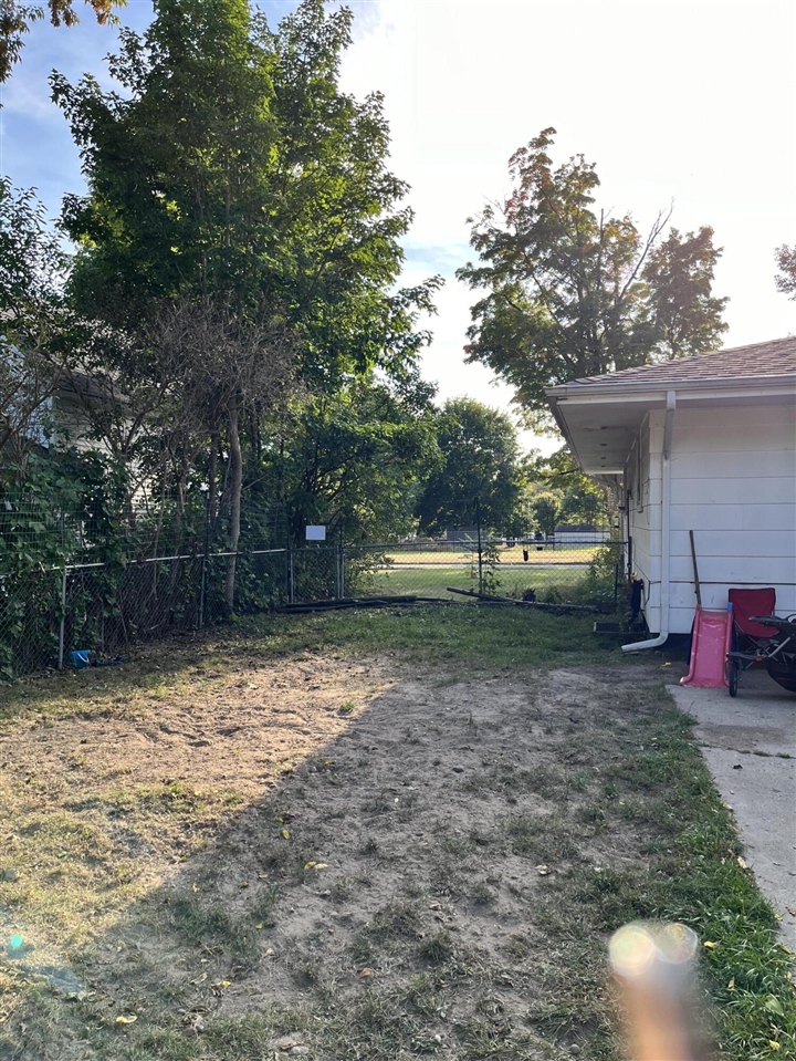 226 2nd Avenue Property Photo 6
