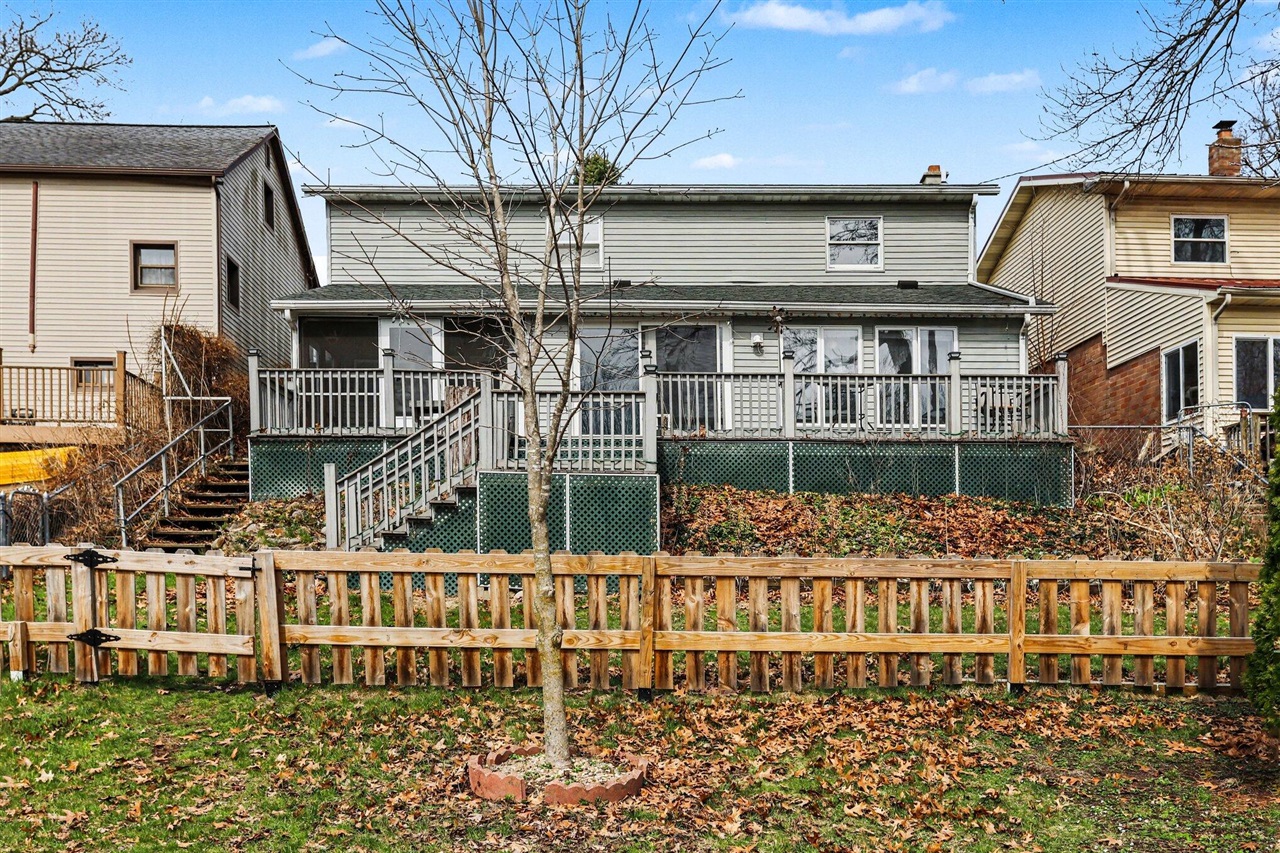 573 River Road Property Photo 2