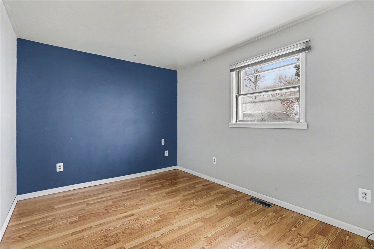 573 River Road Property Photo 4