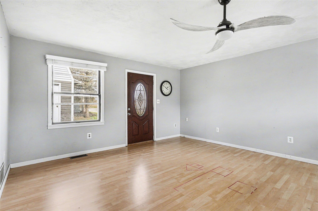 573 River Road Property Photo 5