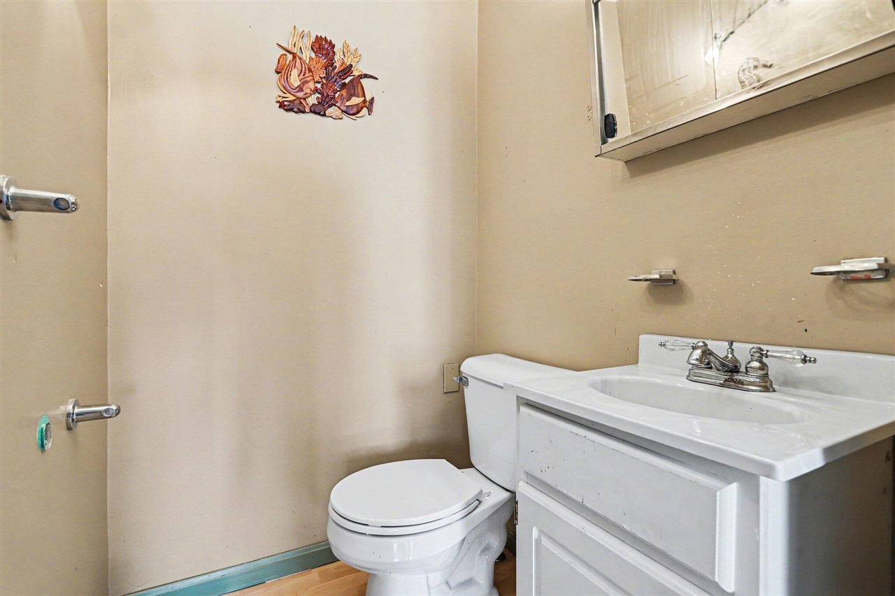 573 River Road Property Photo 9