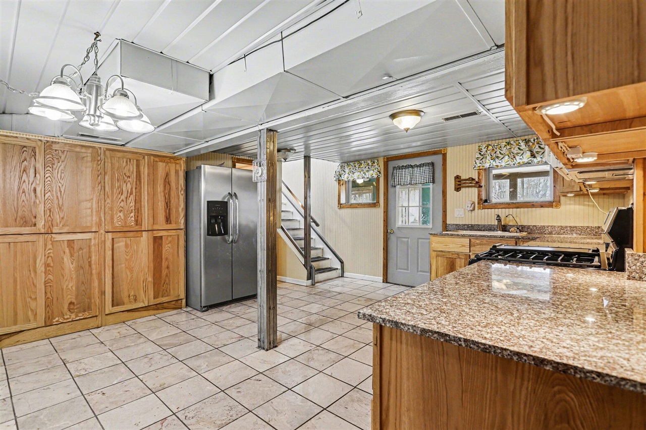 573 River Road Property Photo 11