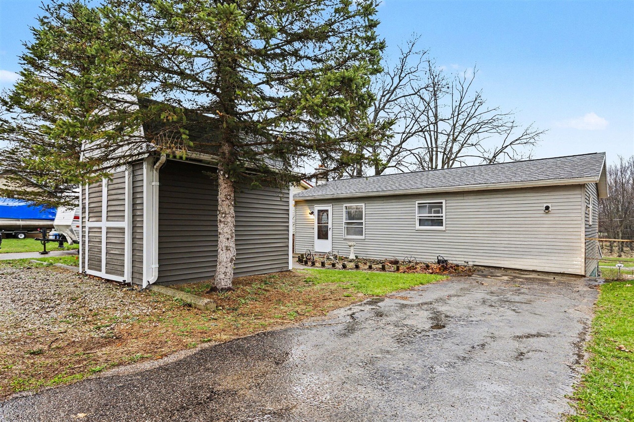 573 River Road Property Photo 15