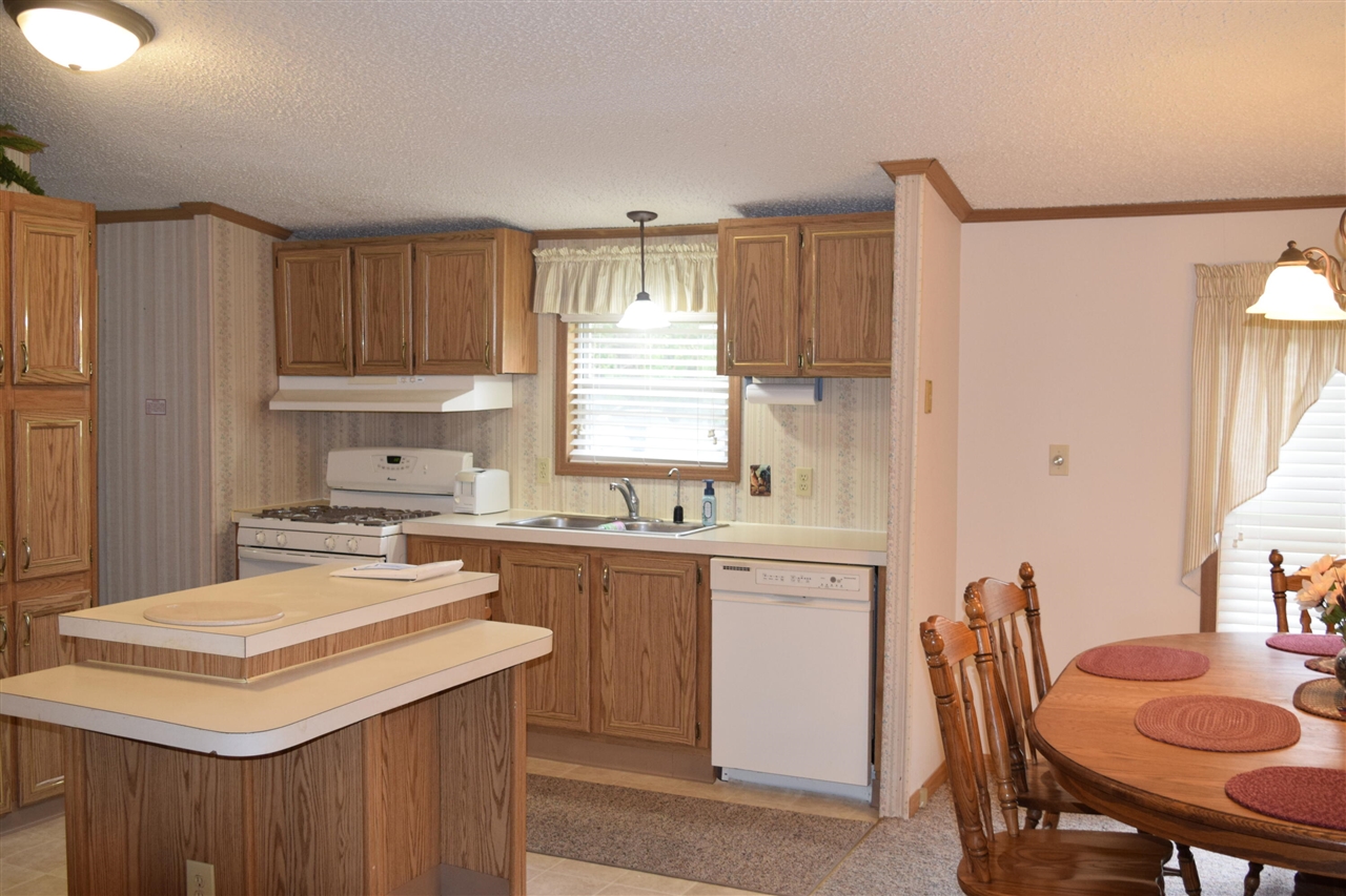 12230 Riverside Drive Property Photo 9