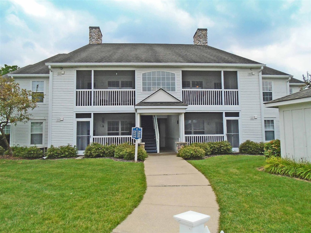2800 S Knightsbridge Circle Property Photo 1
