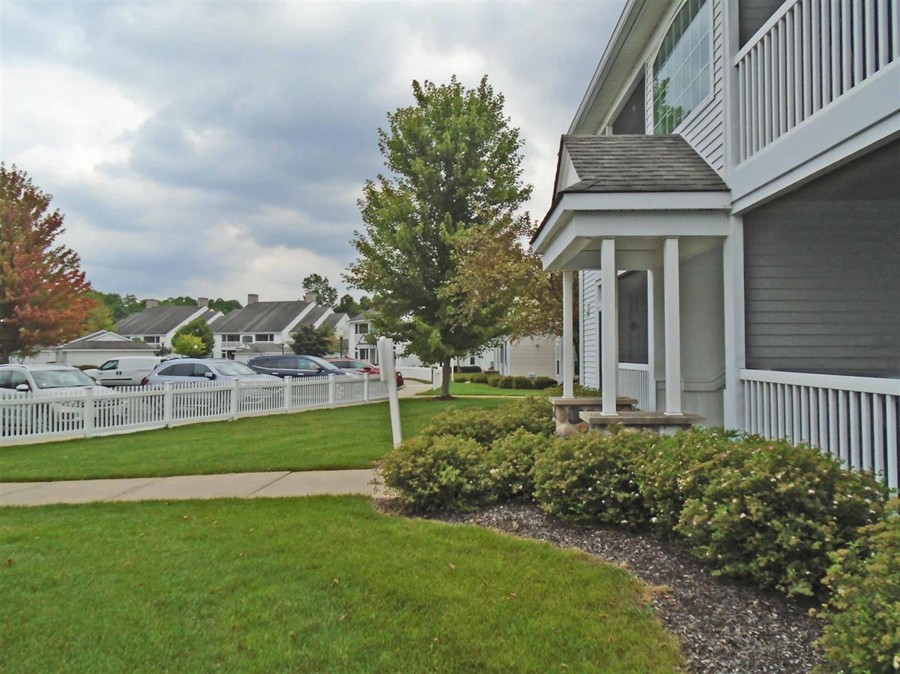 2800 S Knightsbridge Circle Property Photo 2
