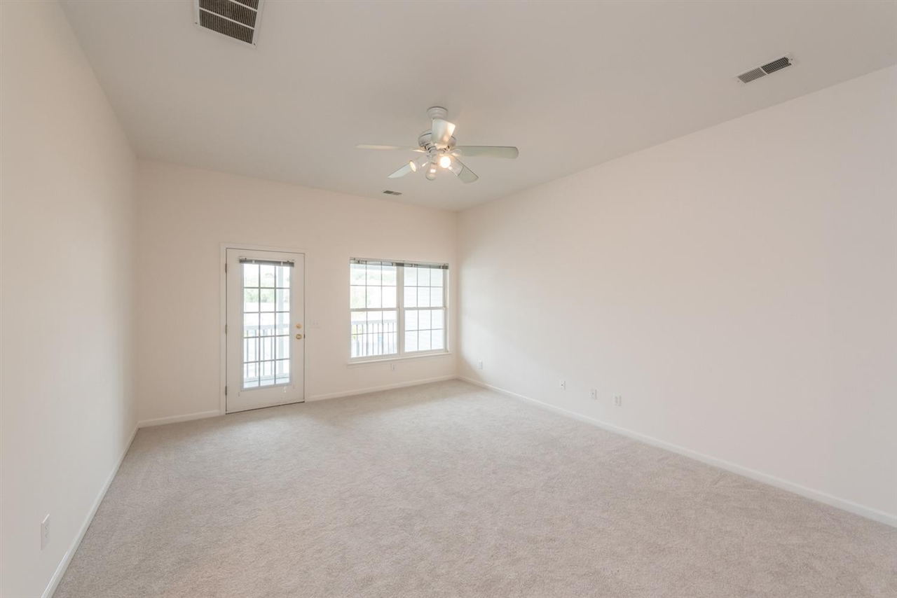 2800 S Knightsbridge Circle Property Photo 3