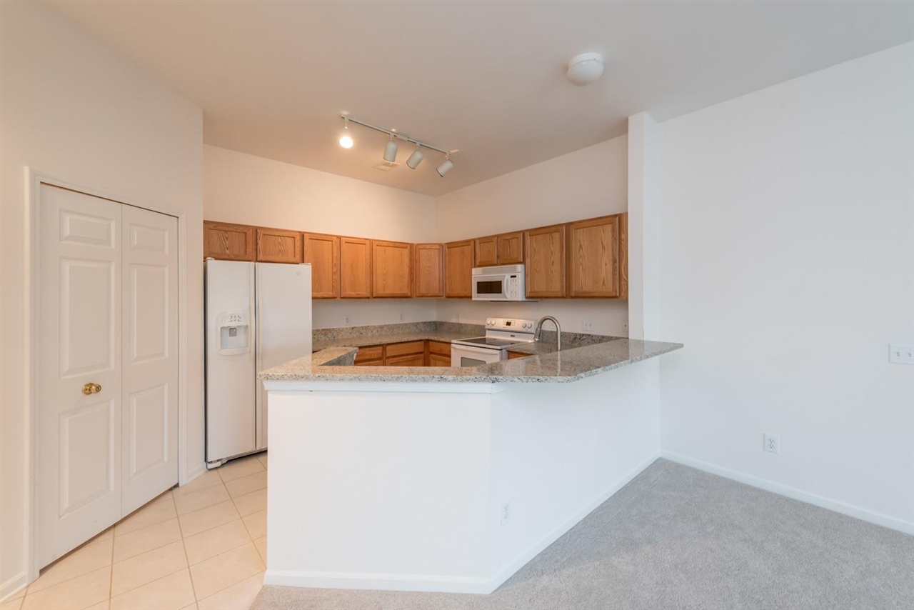 2800 S Knightsbridge Circle Property Photo 4