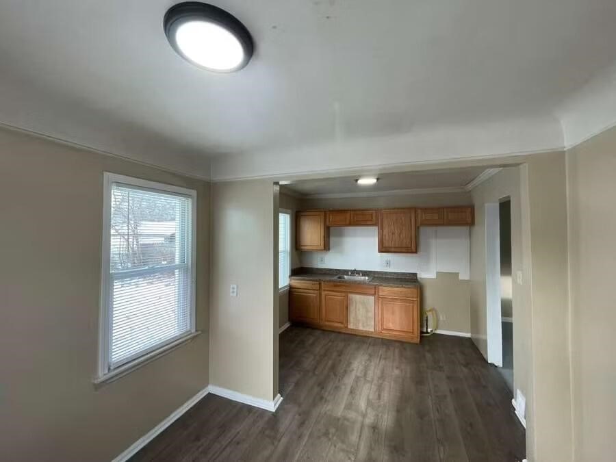 19303 Fairport Street Property Photo 8