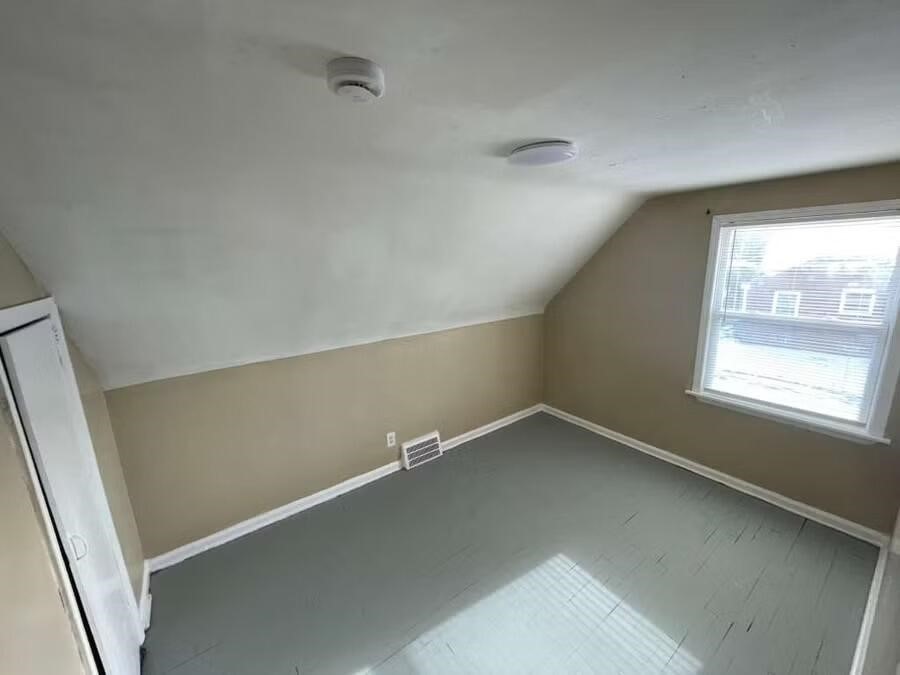 19303 Fairport Street Property Photo 12