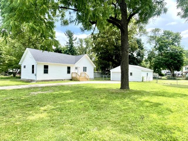 323 Grand Street Property Photo 1