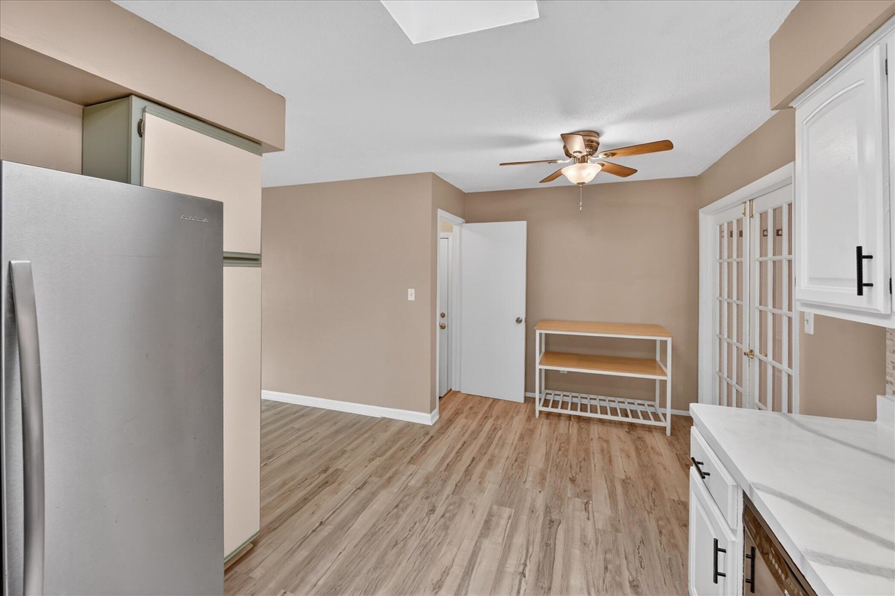 385 Hollywood Drive Property Photo 13