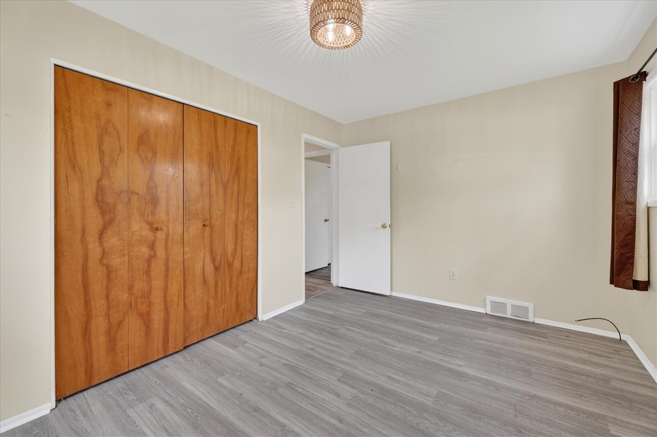 385 Hollywood Drive Property Photo 15
