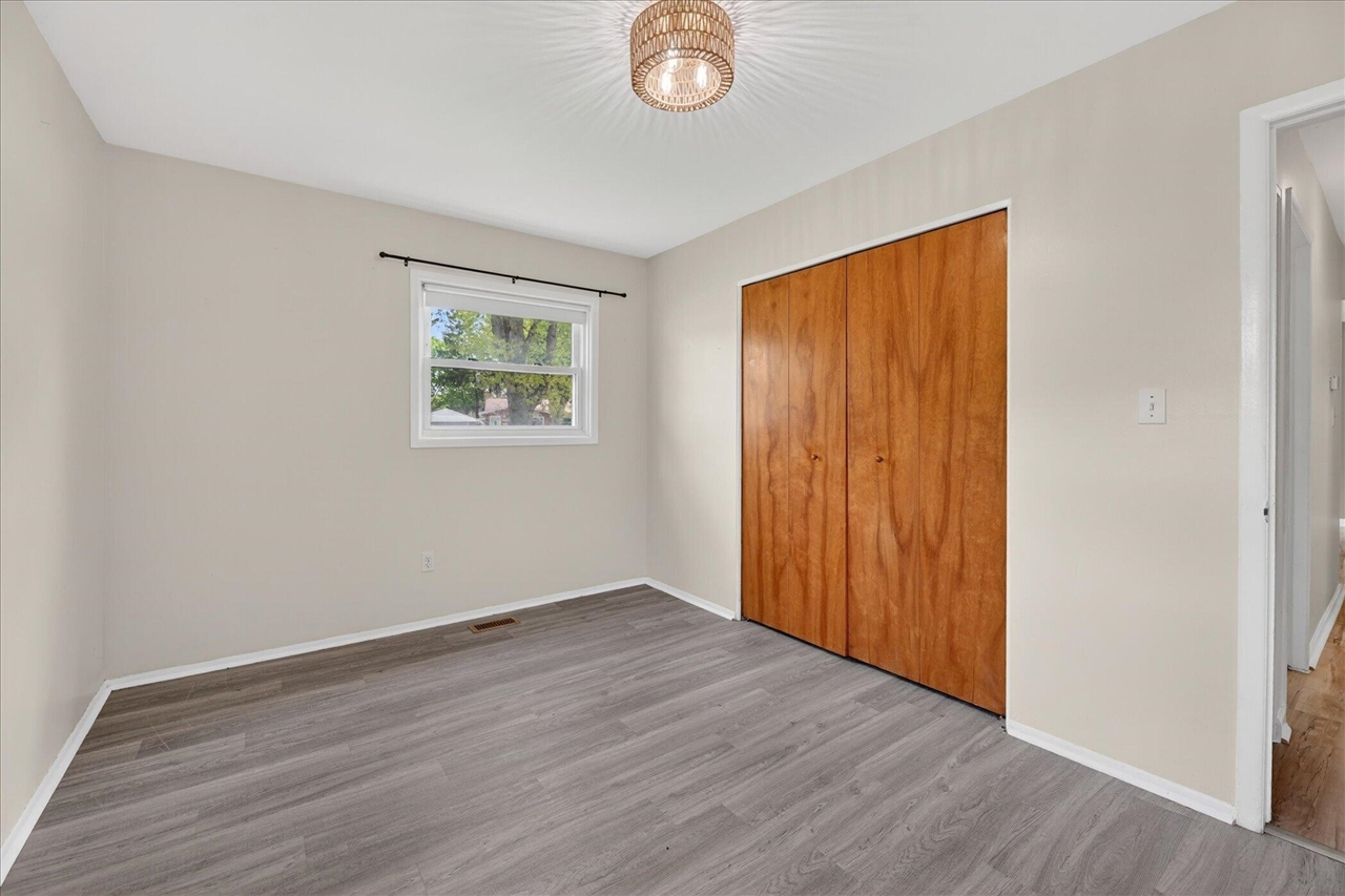 385 Hollywood Drive Property Photo 18