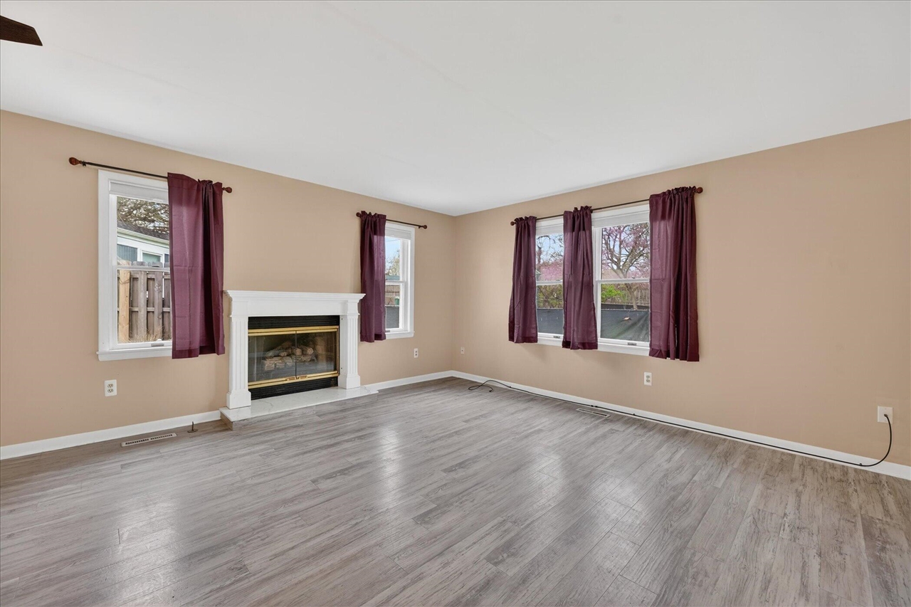 385 Hollywood Drive Property Photo 28