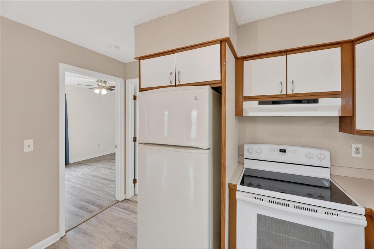 385 Hollywood Drive Property Photo 34