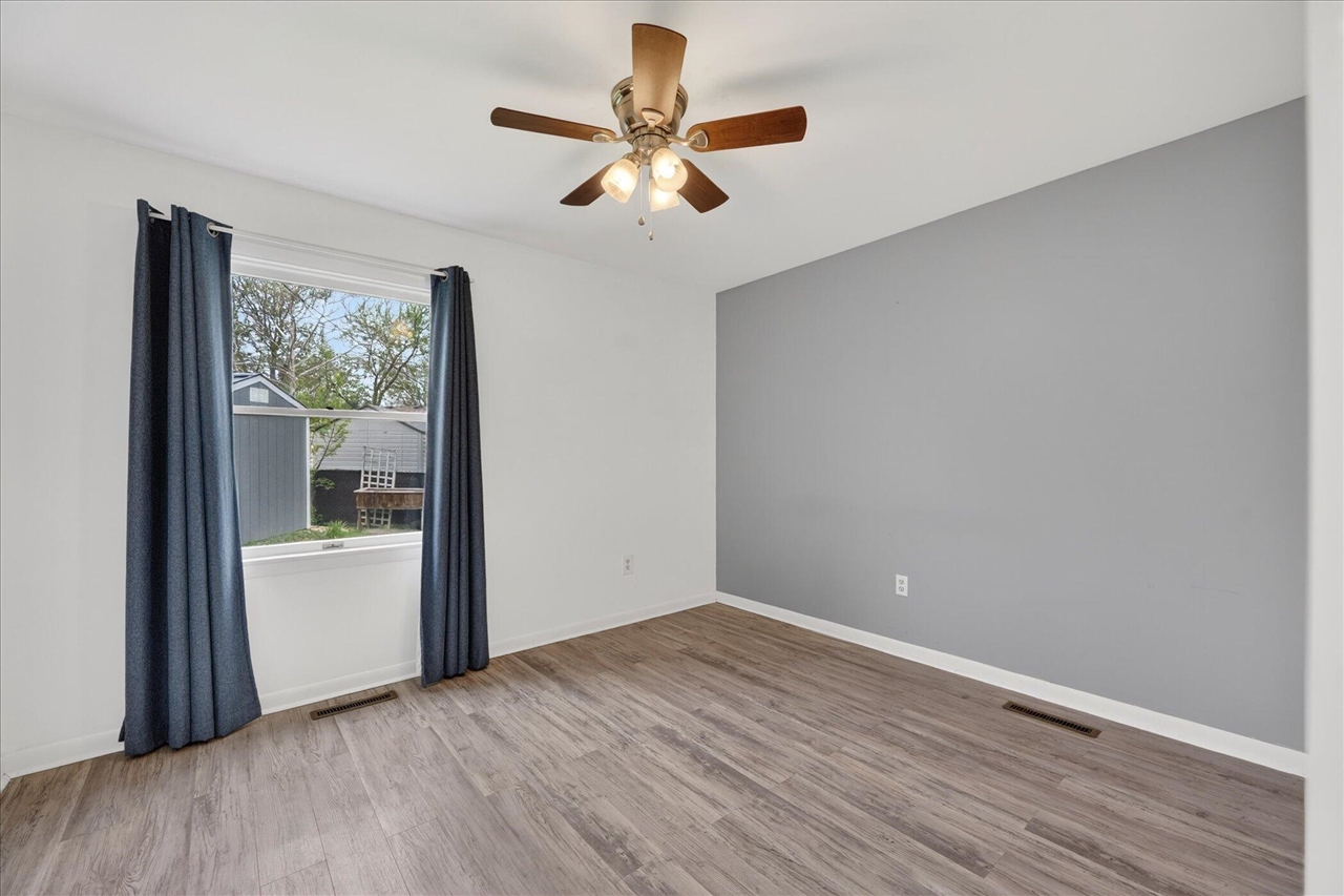 385 Hollywood Drive Property Photo 37