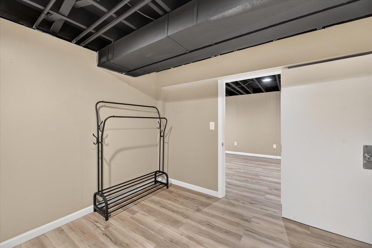 385 Hollywood Drive Property Photo 46