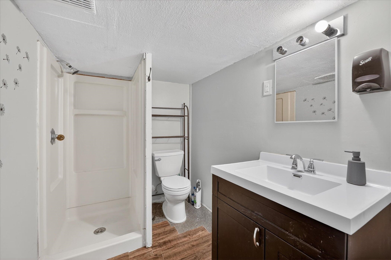 385 Hollywood Drive Property Photo 47