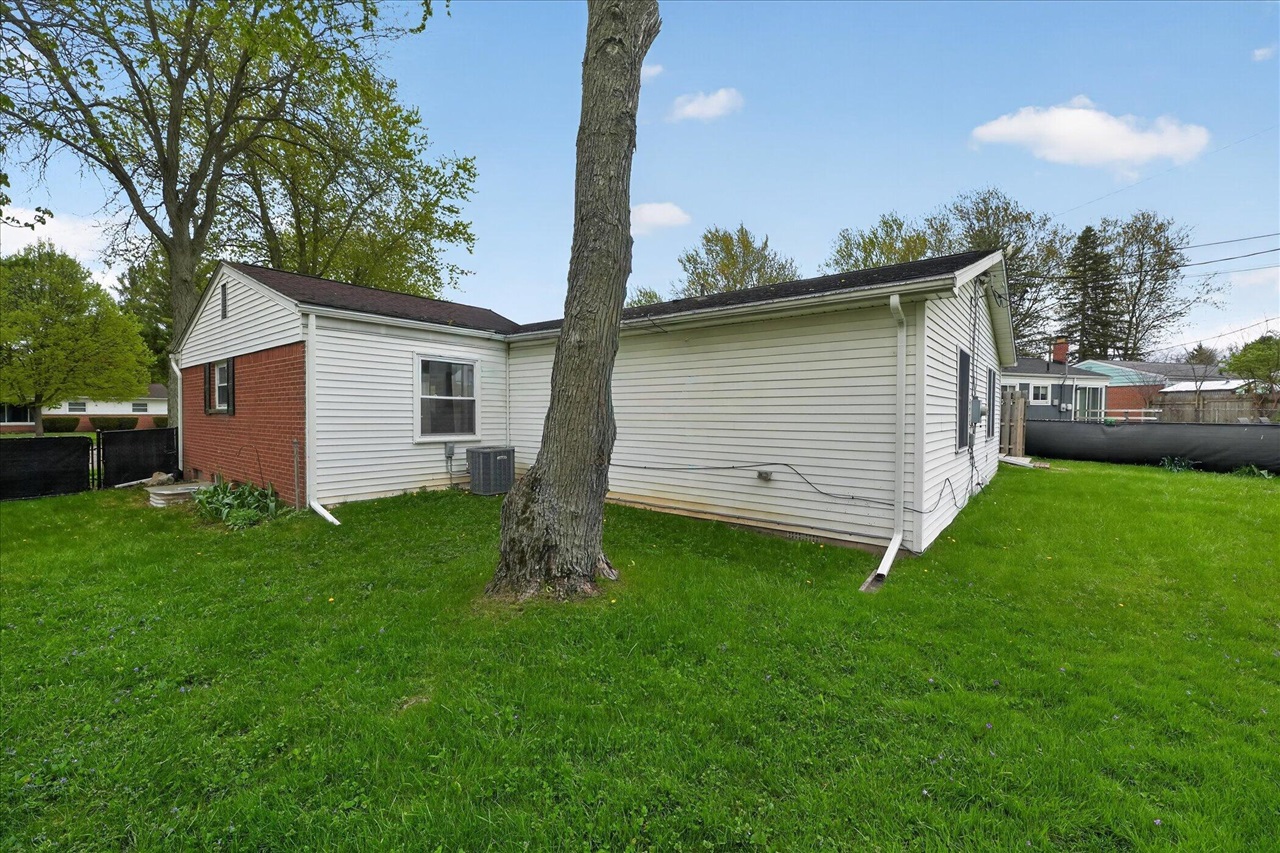 385 Hollywood Drive Property Photo 56