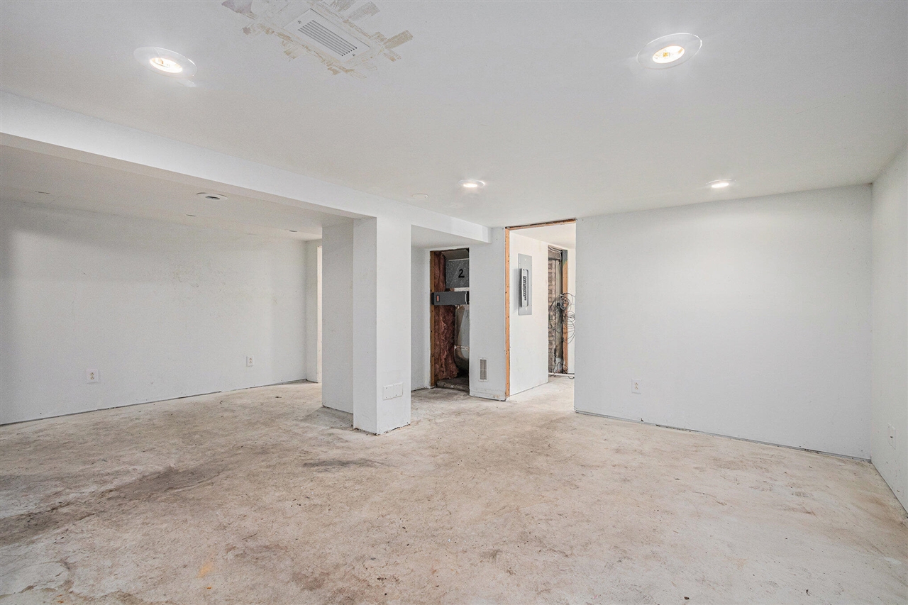 121 E Michigan Street Property Photo 26