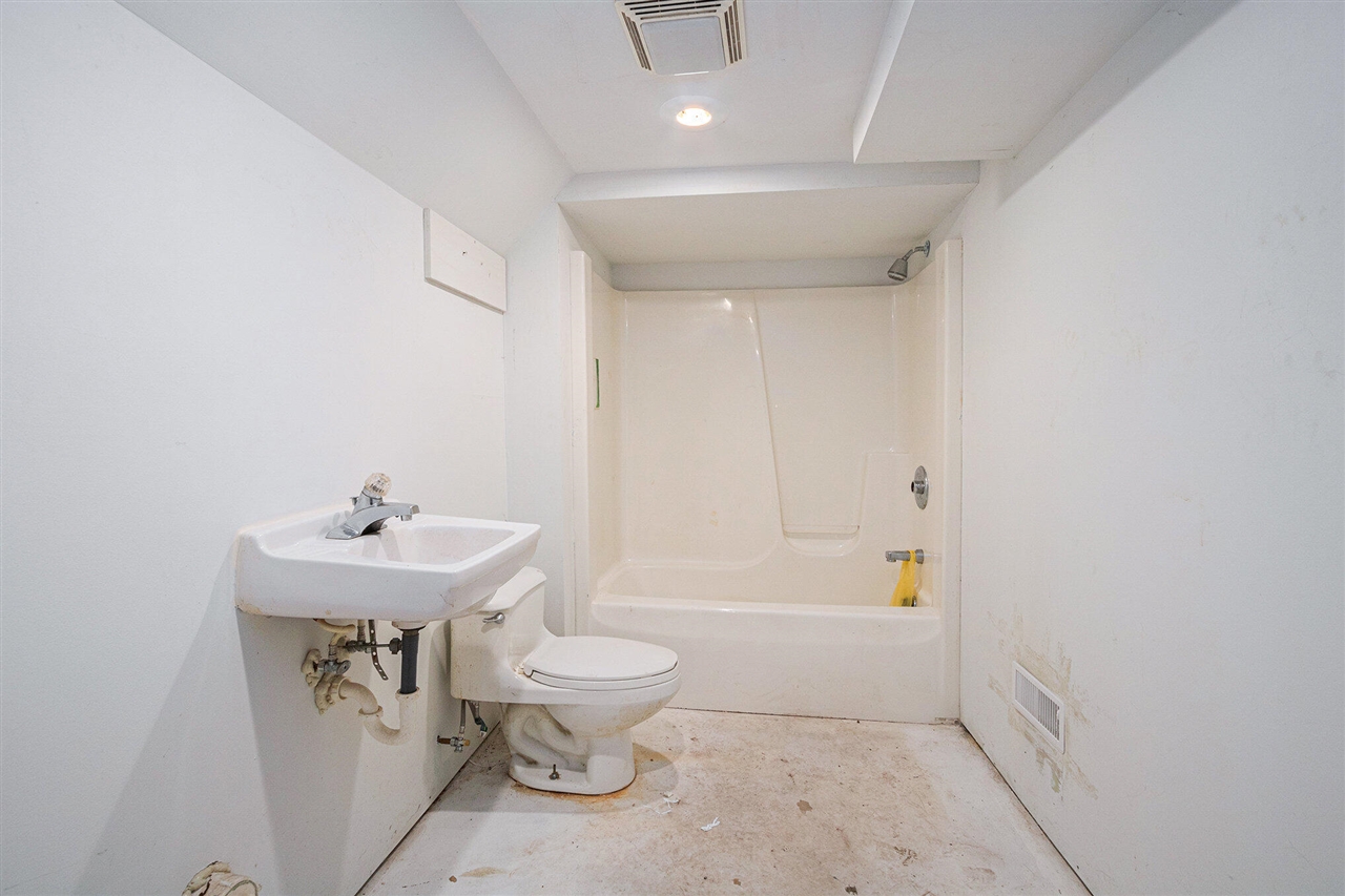 121 E Michigan Street Property Photo 27