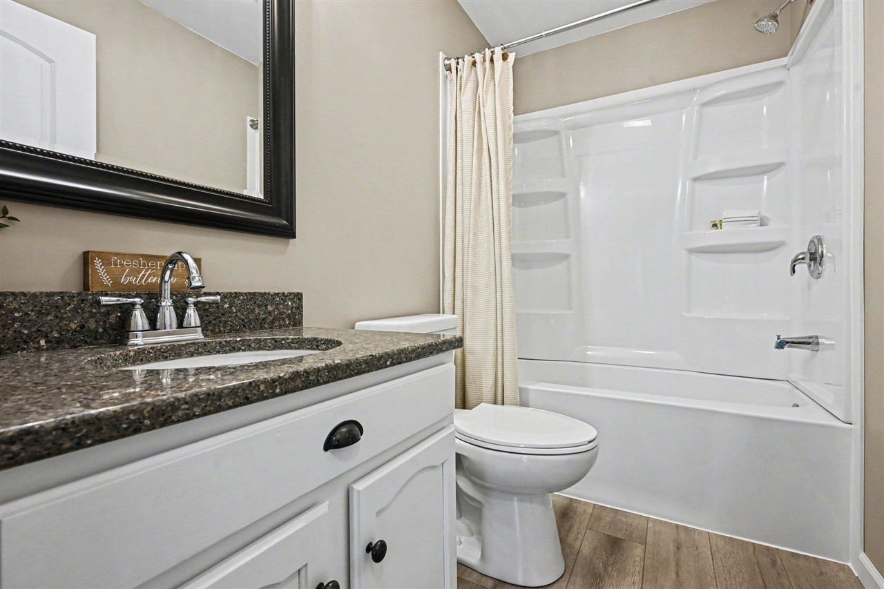 1301 18 1/2 Mile Road Property Photo 9
