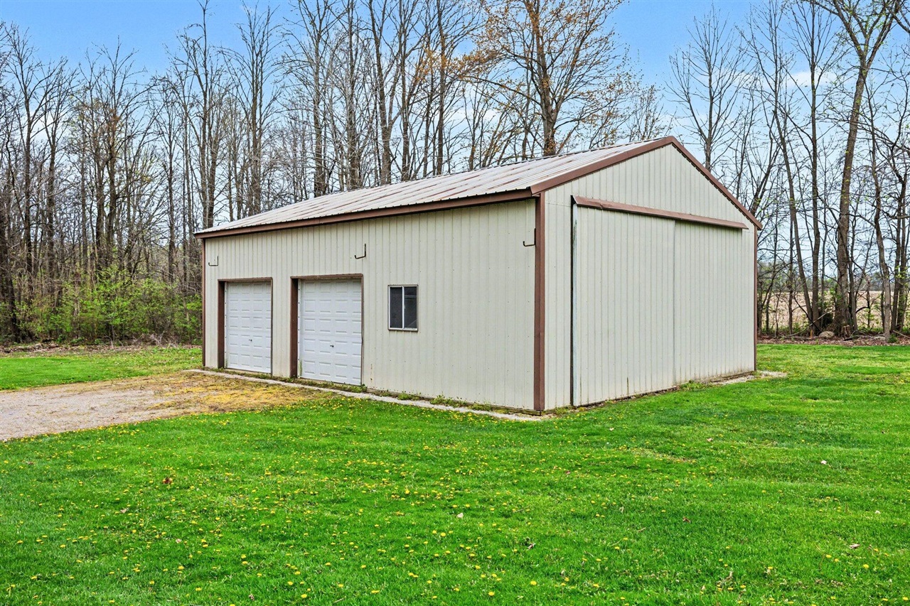 1301 18 1/2 Mile Road Property Photo 20