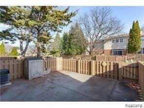 5117 Buckingham Drive Property Photo 3