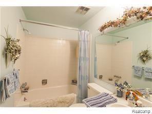 5117 Buckingham Drive Property Photo 9