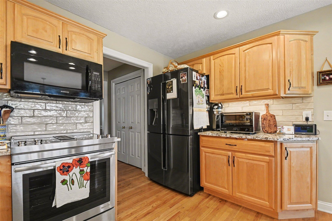 5965 Pollys Path Property Photo 7