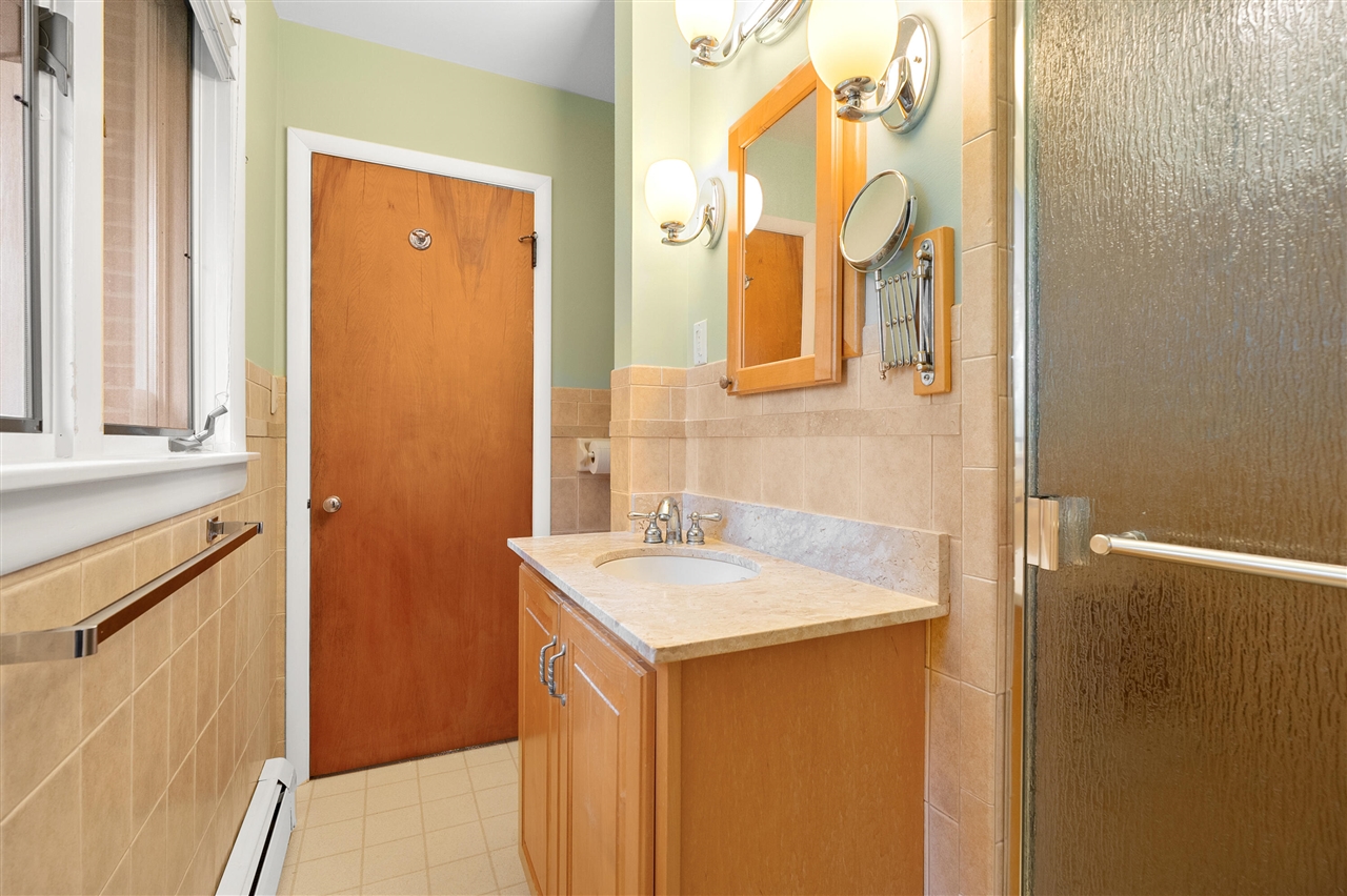 10320 Douglas Avenue Property Photo 15