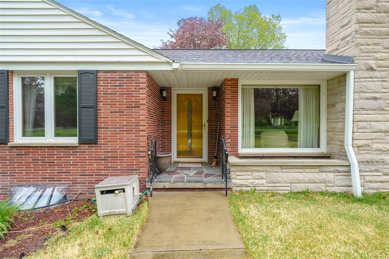 10320 Douglas Avenue Property Photo 27