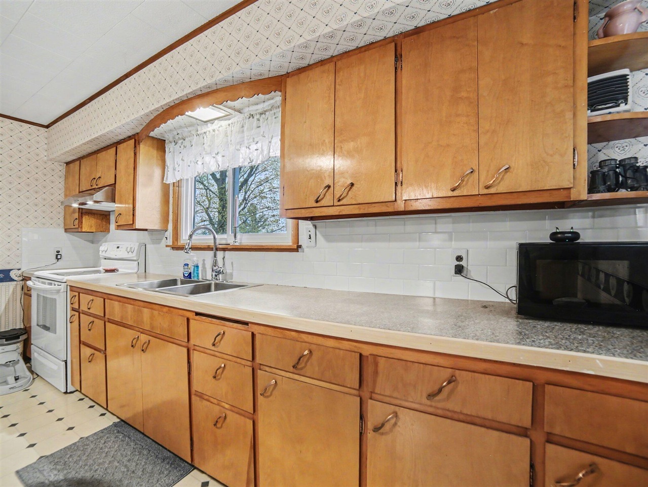 24 E Polk Road Property Photo 4