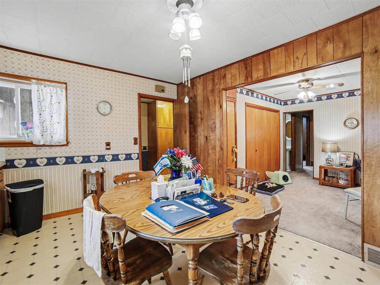 24 E Polk Road Property Photo 7