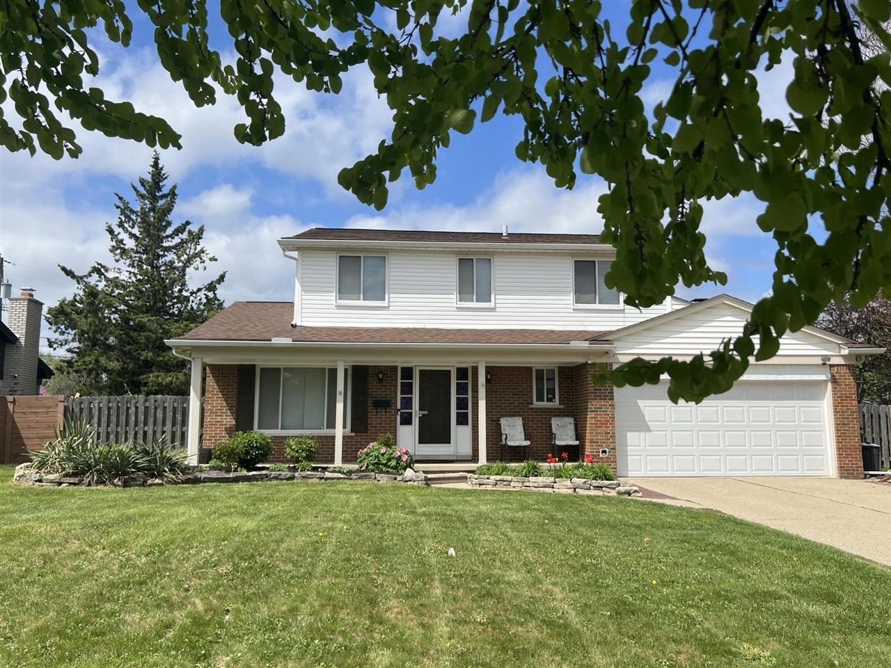 4033 Ramblewood Drive Property Photo 1