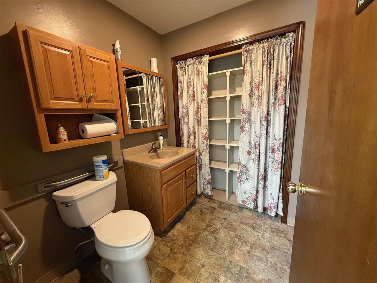 7230 9 Mile Road Property Photo 12
