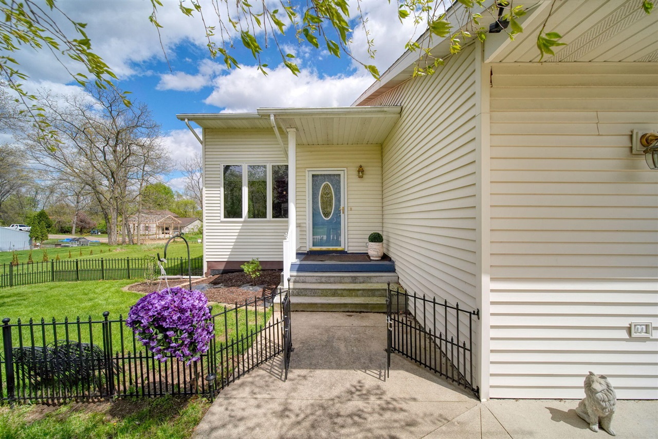7155 Bayview Road Property Photo 5