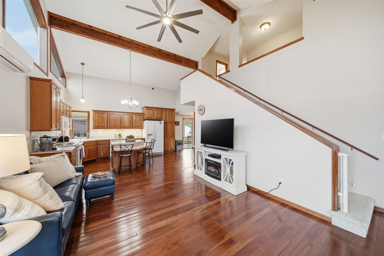 7155 Bayview Road Property Photo 10
