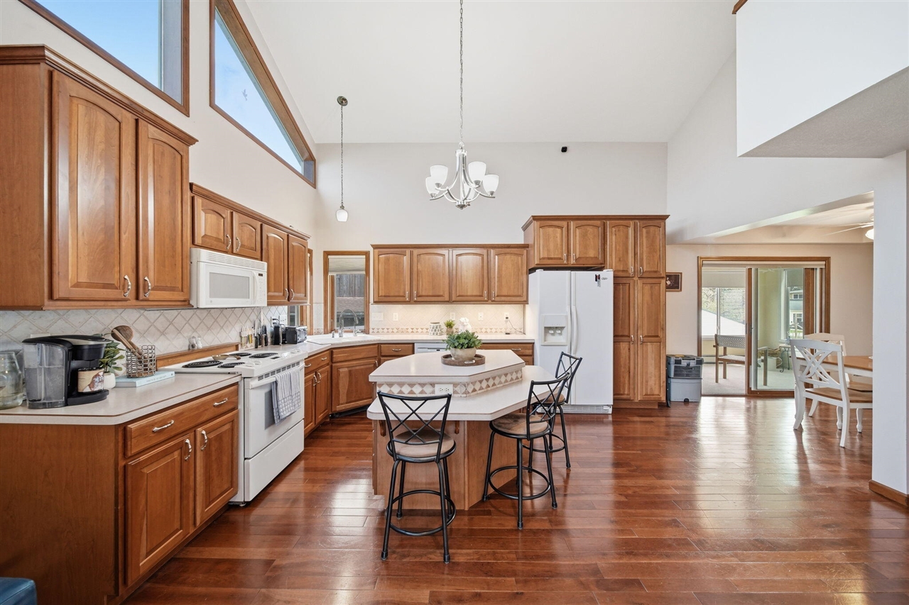 7155 Bayview Road Property Photo 13