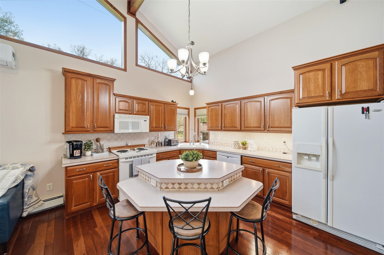 7155 Bayview Road Property Photo 14