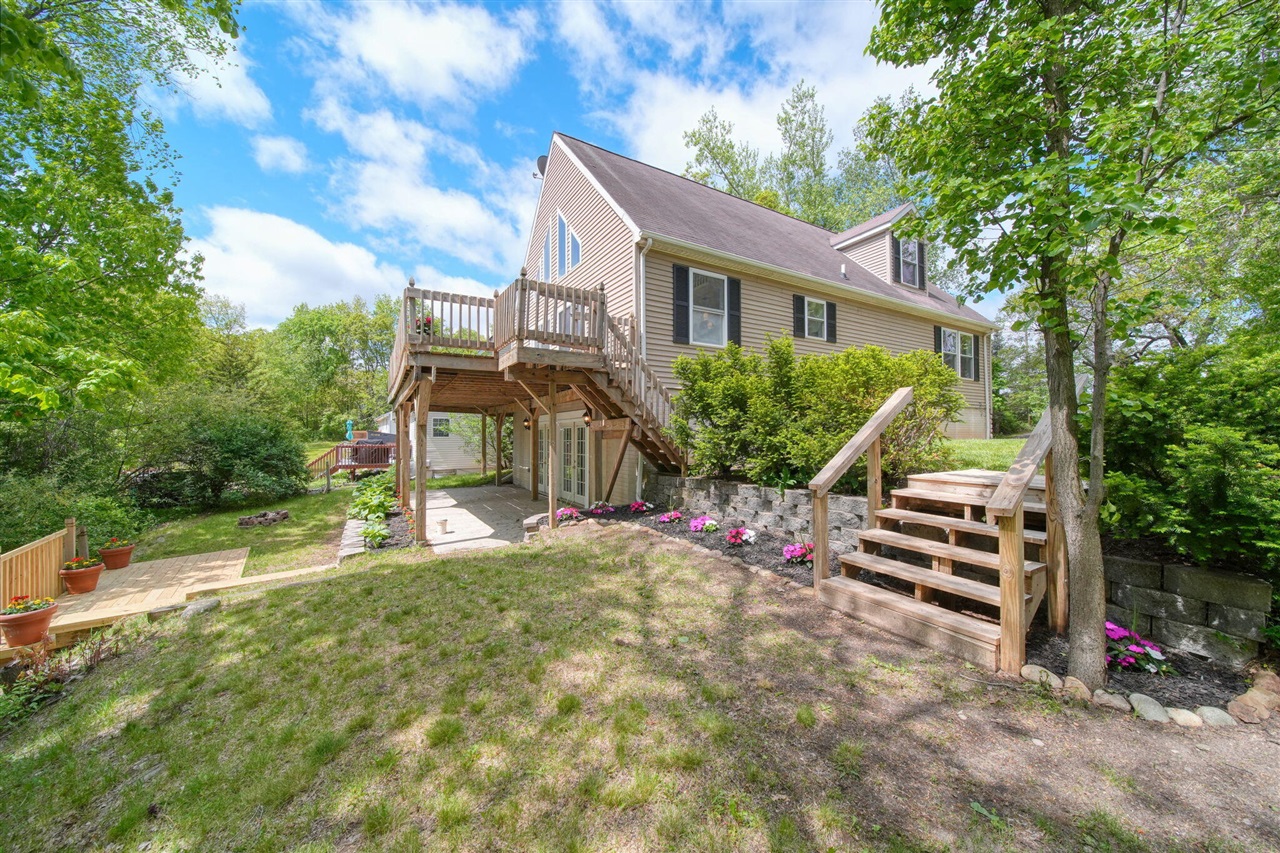 10771 Woodbrook Drive Property Photo 1
